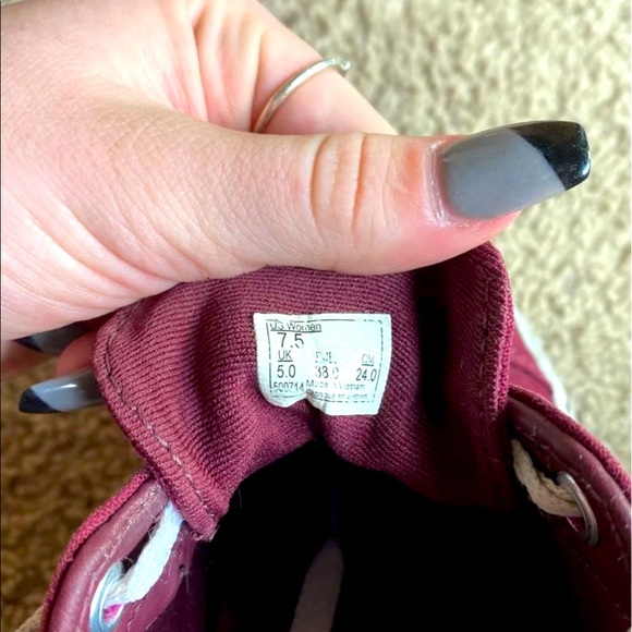 shoes - Picture 3 of 3